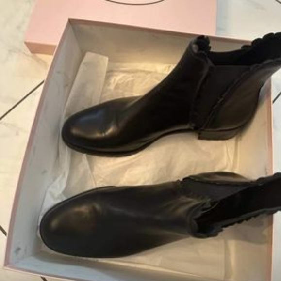 Chelsea Boots from Browns - Picture 2 of 3